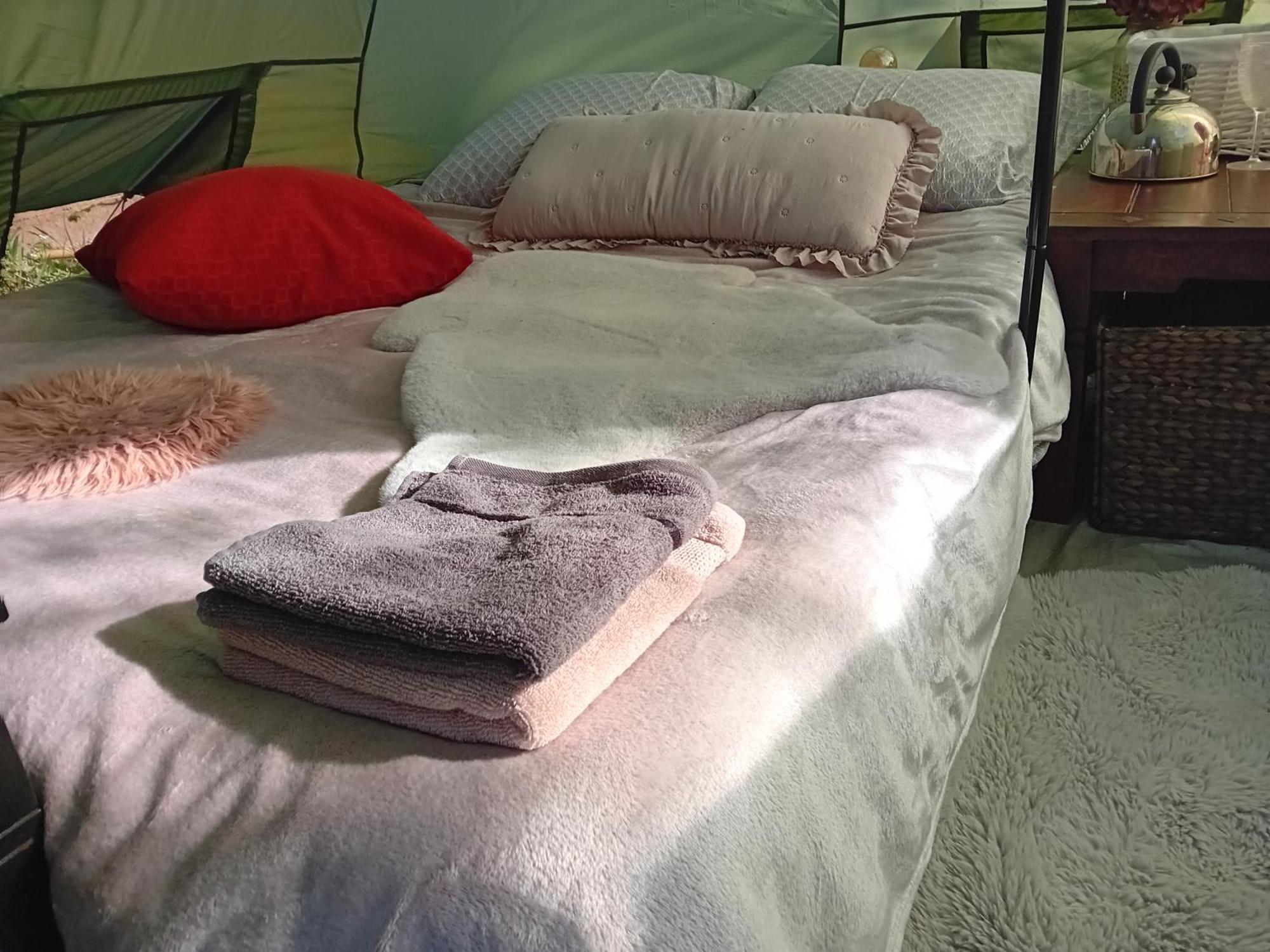 Indian Tent Tipi In Shared Lot And Shared Bathroom Mrse Екстериор снимка